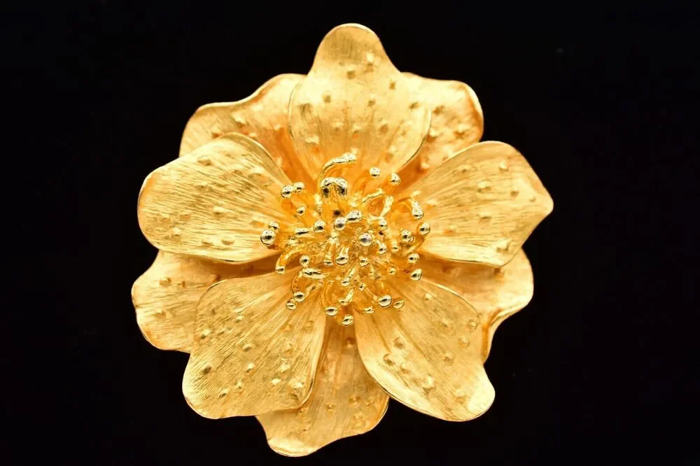 KJL Vintage Dogwood Flower Pin Brooch Brushed Gold Matte Chunky Signed 80s BinBK